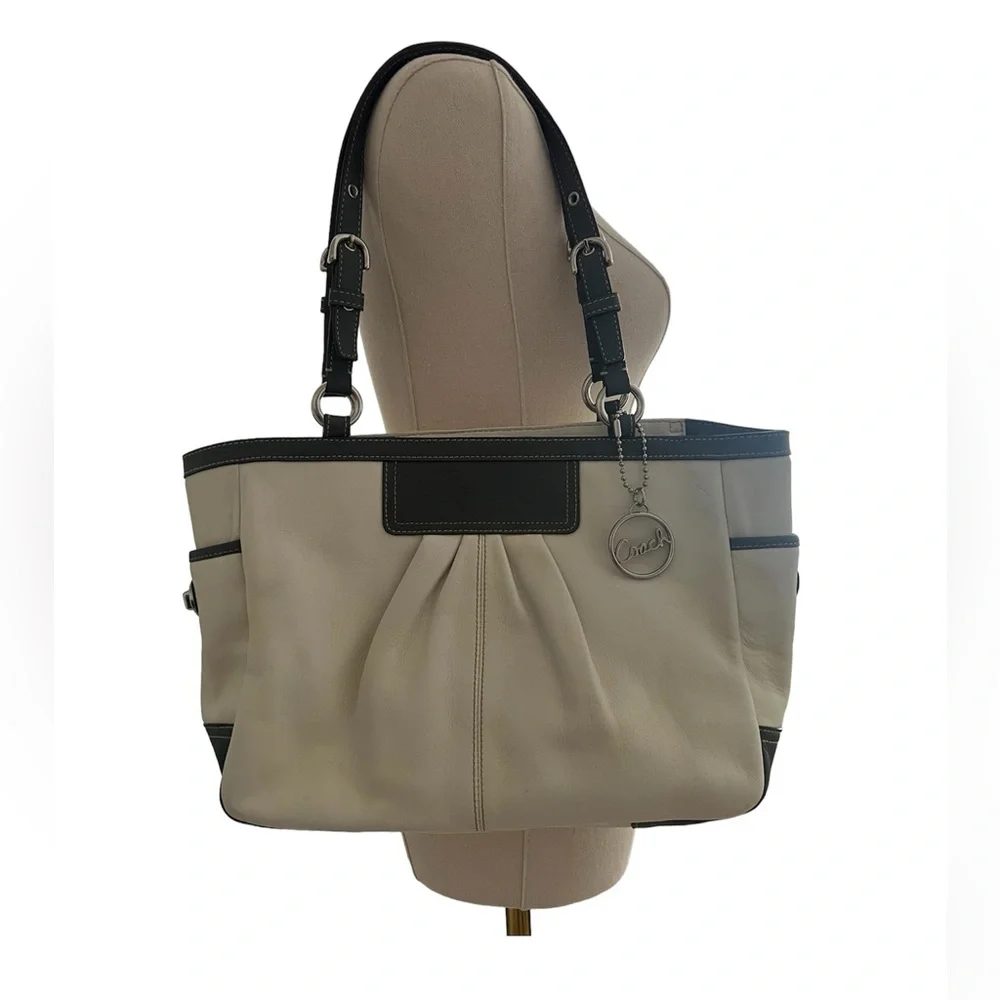 Coach East West Pleated Gray & White Tote Bag with Dust Bag - Picture 3 of 12